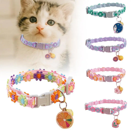 Collare in crochet con campanella regolarizzabile